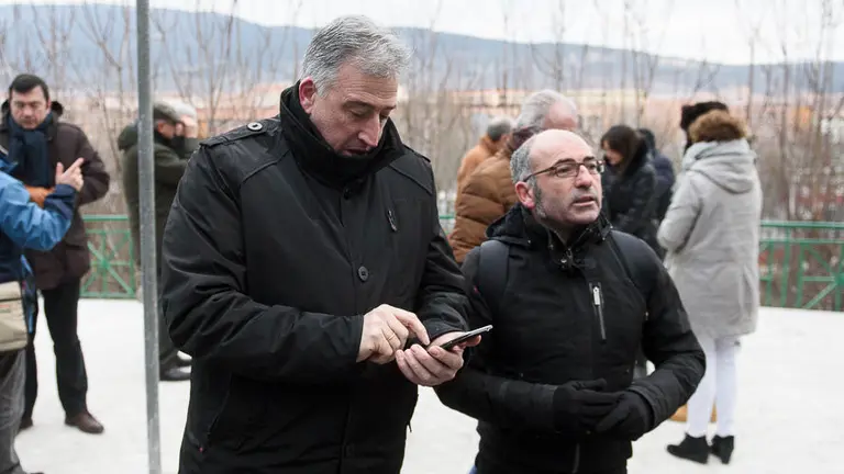 Miembros de la comisión y la gerencia de Urbanismo visitan las obras del nuevo carril bici que une San Lorenzo y el nuevo parque de Trinitarios, que se encuentra en su fase fina (3)