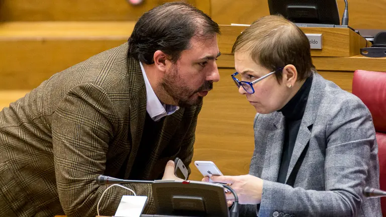 Pleno del Parlamento de Navarra. Unai Hualde y Uxue Barkos (1). IÑIGO ALZUGARAY