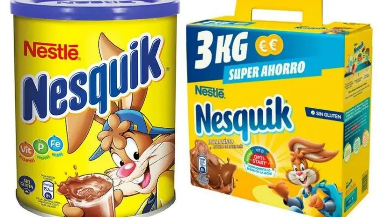 Un bote y una caja de Nesquik.