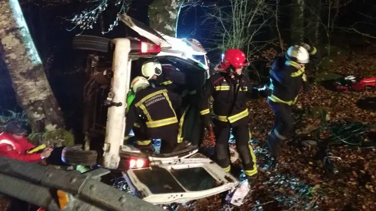 Accidente de trafico en la carretera de subida a San Miguel de Aralar.
