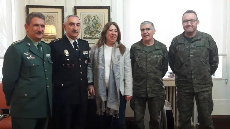 el coronel de la Guardia Civil de Navarra,  Javier Hernández; el jefe superior de la Policía Nacional, Daniel Rodríguez; la delegada del Gobierno, Carmen Alba; el general de la Brigada “Guadarrama XII