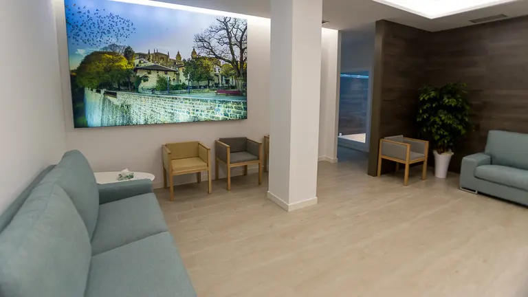 Nuevo tanatorio San Fermín del grupo Izarra, situado en el número 5 de la calle Padre Calatayud de Pamplona (4). IÑIGO ALZUGARAY