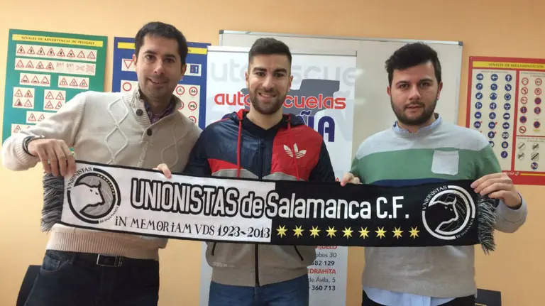 Isaac Manjón, en el centro de la imagen. Twitter.