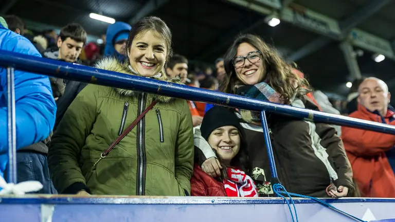 La grada de El Sadar durante el partido de Liga entre Osasuna y Málaga (12). IÑIGO ALZUGARAY