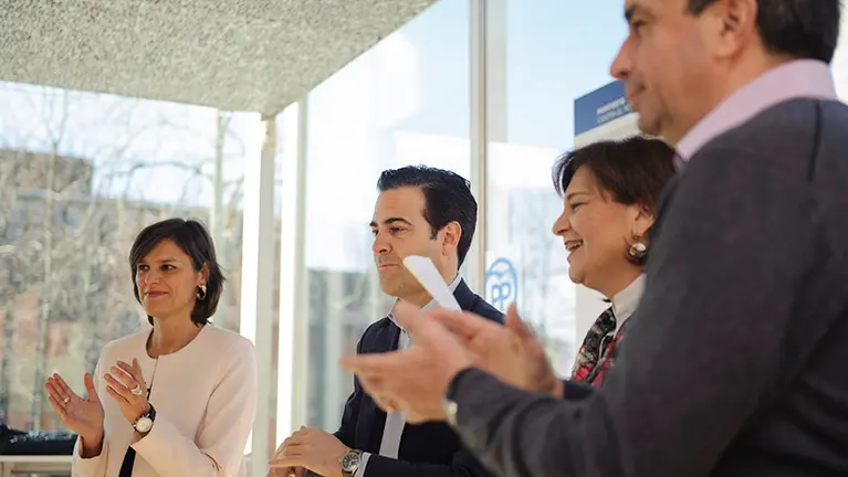 Presidentes regionales del PP, entre ellos Pablo Zalba, se reúnen en Pamplona en una mesa redonda sobre malas prácticas de gobiernos populistas. MIGUEL OSÉS