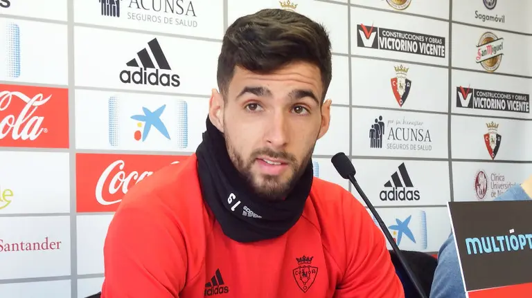 Kenan Kodro en rueda de prensa en Tajonar.