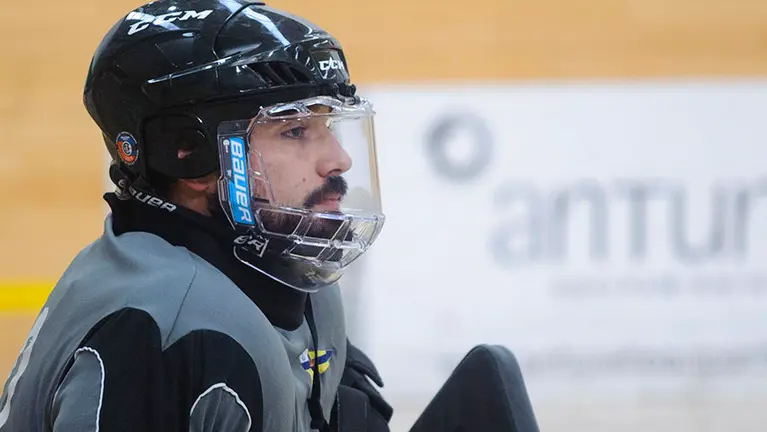 Partido de hockey patines en la pista de Oberena. MIGUEL OSÉS.
