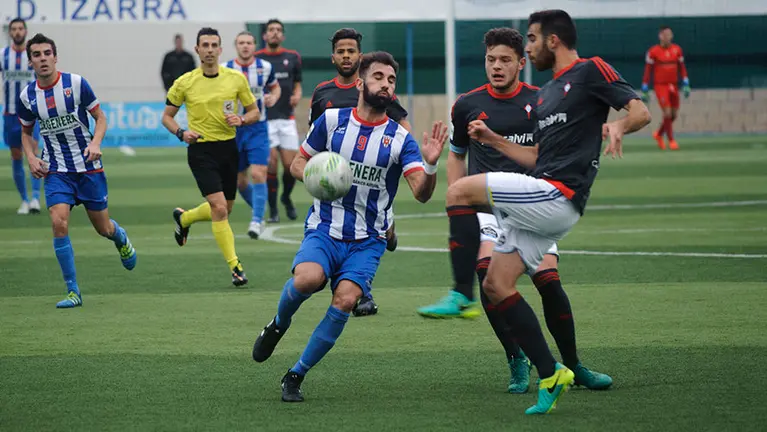 El C.D Izarra recibió en casa al Celta de Vigo B. MIGUEL OSÉS (15)