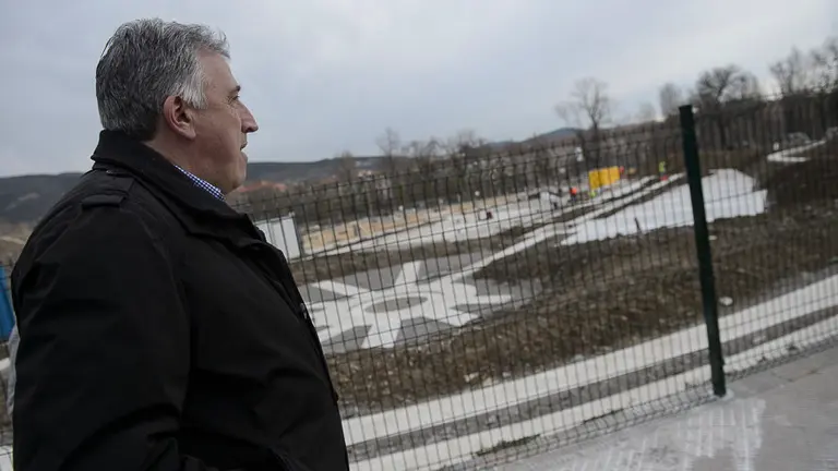 Visita de la comisión de urbanismo al parque de caravanas y el museo del ferrocarril. PABLO LASAOSA 08