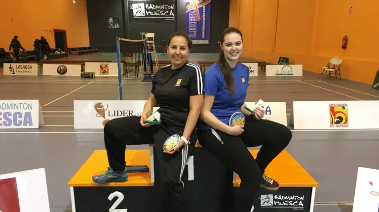 Patricia Pérez y Nelly Iriberri en Huesca.