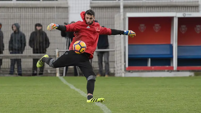 Osasuna se entrena en Tajonar para preparar el partido del domingo contra la Real Sociedad. PABLO LASAOSA 18