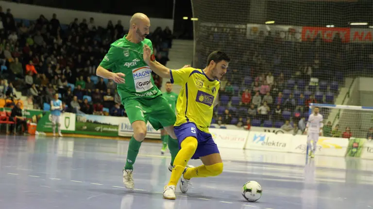 Javi Eseverri en acción ante el Gran Canaria. Lnfs.