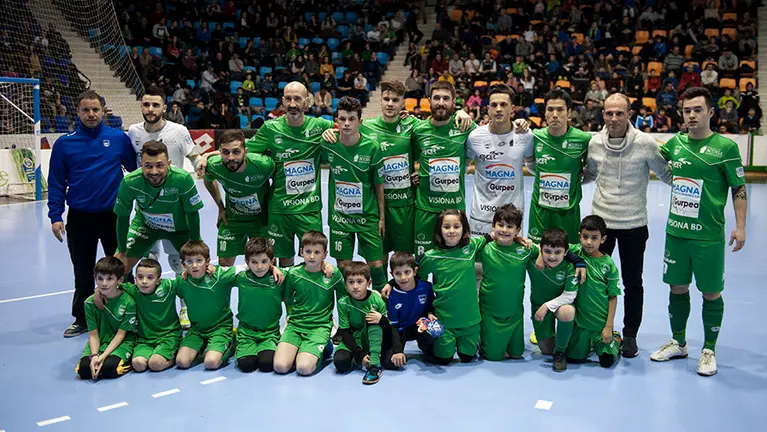 Victoria del Magna Gurpea en el Pabellón Anaitasuna. MIGUEL OSÉS