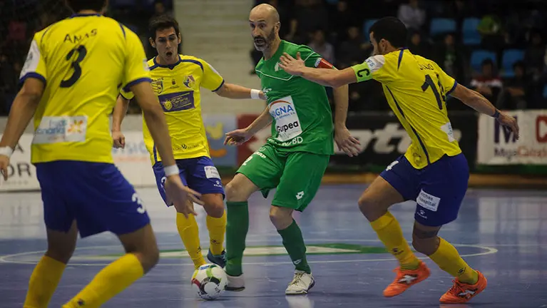 Victoria del Magna Gurpea en el Pabellón Anaitasuna. MIGUEL OSÉS_12