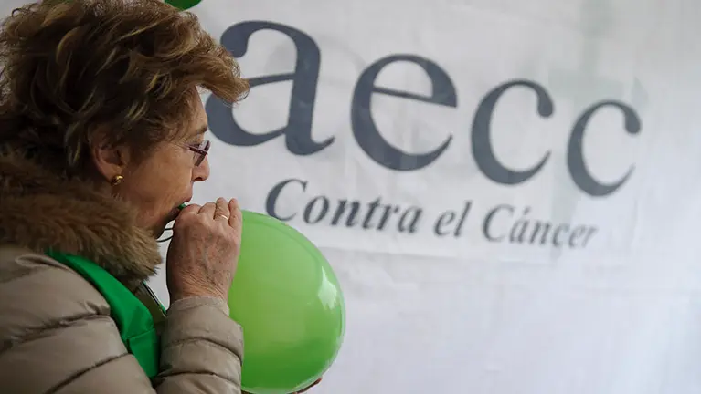 Concentración convocada por AECC con motivo del día Mundial contra el Cáncer. MIGUEL OSÉS_4
