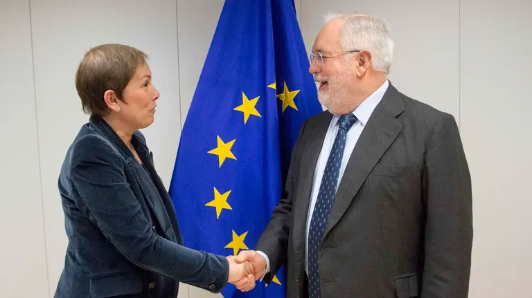 Presidenta de Navarra Uxue Barkos Berruezo visita al comisario Miguel Areia Cañete en la Comisión Europea, en Bruselas. BR&U/Delmi Alvarez