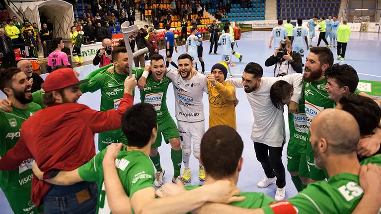 El Magna Gurpea hace historia y entra en la final de la copa ganando en casa. MIGUEL OSÉS (31)