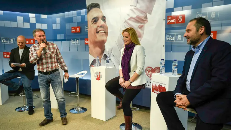 Presentación de la Plataforma Navarra en apoyo de Pedro Sánchez a las primarias socialistas. PABLO LASAOSA (2)