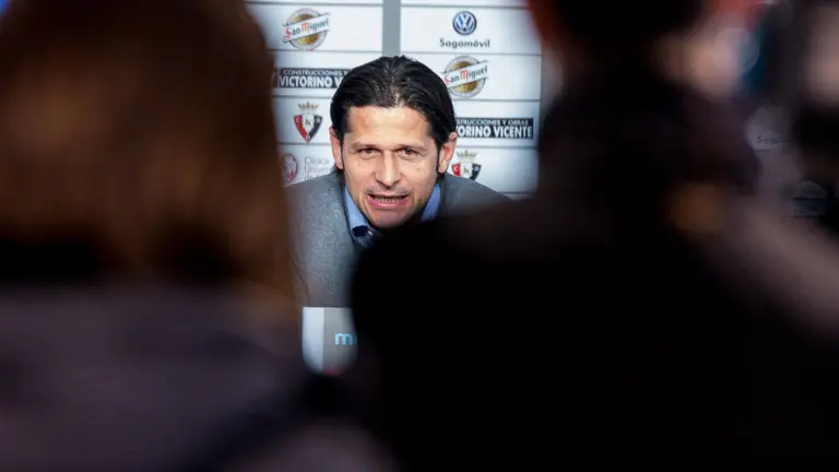 Petar Vasiljevic ofrece una rueda de prensa antes del partido contra el Real Madrid (15). IÑIGO ALZUGARAY