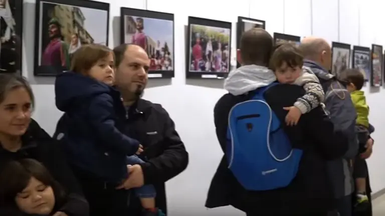 Mannequin challenge en la exposición fotográfica de los gigantes de Burlada YOUTUBE