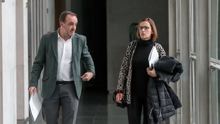 Mesa y Junta de Portavoces del Parlamento de Navarra. José Javier Esparza y María Chivite (08). IÑIGO ALZUGARAY