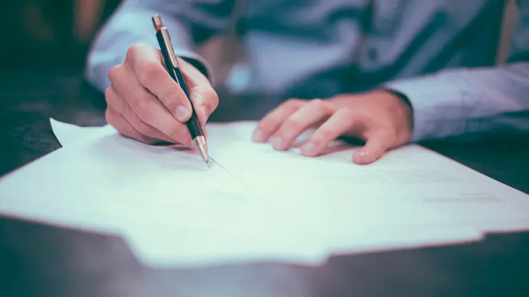 Poliza-seguros-firma