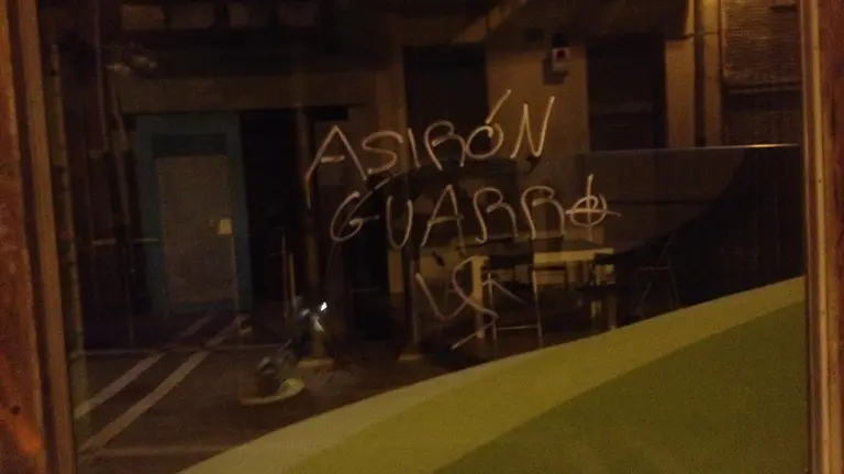 Pintada contra Asirón