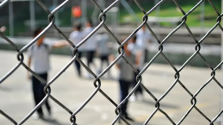 Los hechos sucedieron en el patio de un instituto de secundaria en Pamplona el pasado 10 de febrero. ARCHIVO