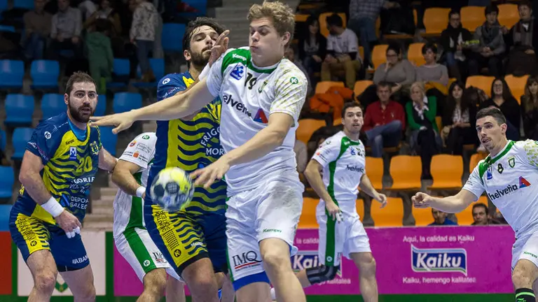 Partido de la Liga Asobal entre Helvetia Anaitasuna y el Frigoríficos Morrazo disputado en el Pabellón Anaitasuna (29). IÑIGO ALZUGARAY