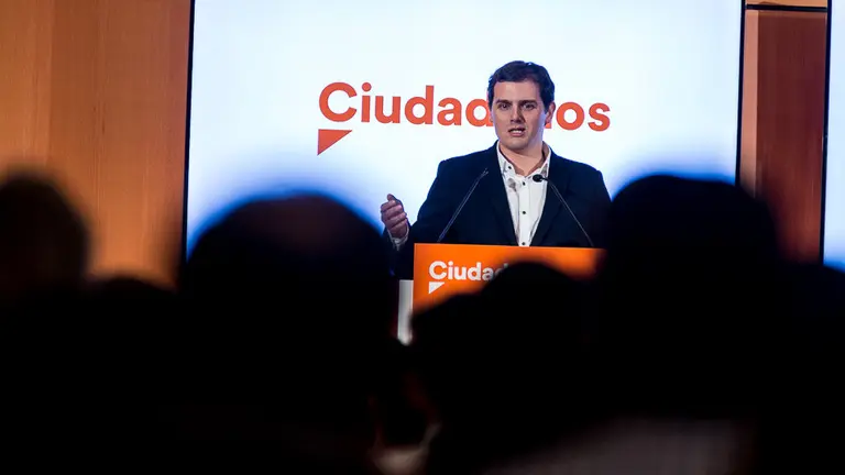 Albert Rivera, protagoniza un acto de Ciudadanos con la delegada autonómica foral, Ruth Goñi, y el portavoz en Navarra, Carlos Pérez-Nievas (51). IÑIGO ALZUGARAY