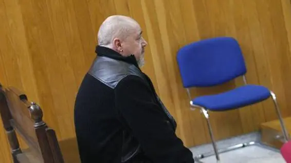 El hombre acusado de haber abusado de su hija desde los seis años, sobre la que dice que vestía como una guarrilla EFE