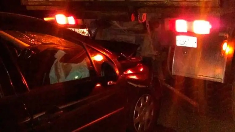 Accidente entre un turismo y un camión en Zizur Mayor. BOMBEROS DE NAVARRA