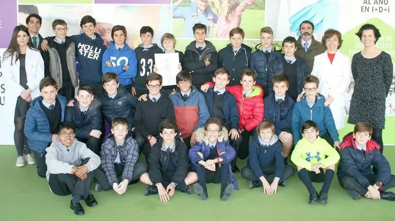 Alumnos de El Redín, ganadores del concurso 'Farmaceútico por un día'.