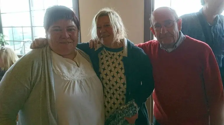 En el centro de la foto, la abogada de presos de ETA Arantza Zulueta queda en libertad tras pagar su abogado una fianza de 20.000 euros. TWITTER