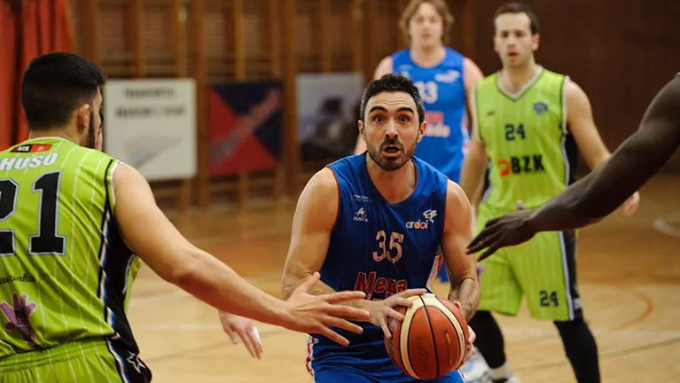 Derby Navarro de Baloncesto entre el Megacalzado Ardoi y el Valle de Egües. MIGUEL OSÉS_6
