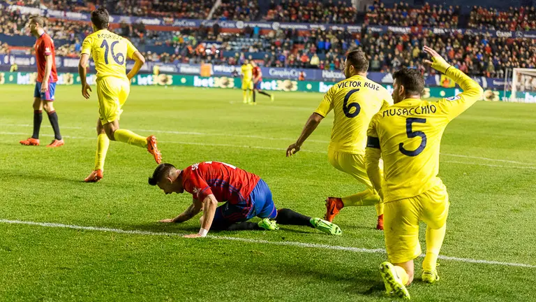 Partido de Liga entre Osasuna y Villarreal disputado en El Sadar (40). IÑIGO ALZUGARAY