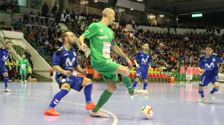 Javi Eseverri en un partido Magna Gurpea - Inter Movistar.