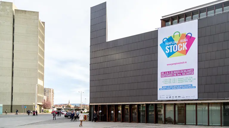 Edición de la 'Pamplona Stock 2017' en Baluarte, con la participación de 45 establecimientos (47). IÑIGO ALZUGARAY
