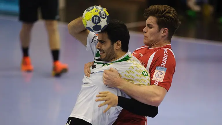 Partido de Balonmano entre Helvetia - Melsugen de la copa EHF . MIGUEL OSÉS_22