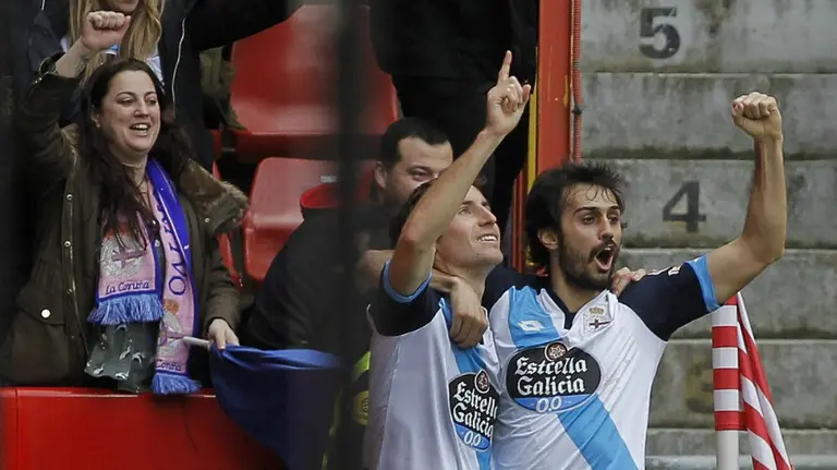 Arribas celebra un gol del Deportivo. Lfp.