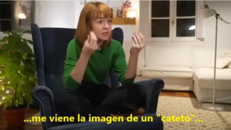Miren Gaztañaga, actriz de El Guardián Invisible llama catetos a los españoles en el programa de ETB.