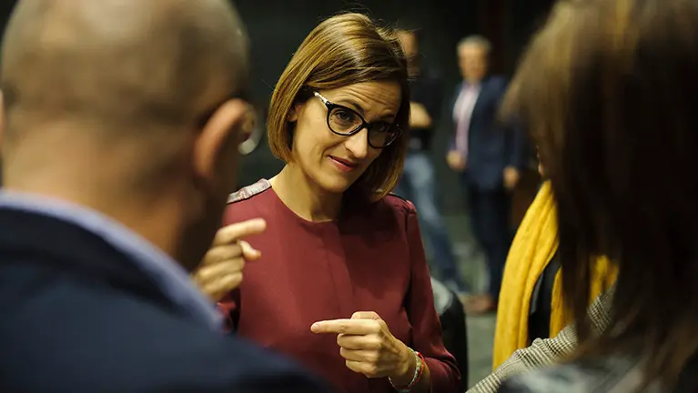 María Chivite con su grupo parlamentario en el Pleno de este jueves. MIGUEL OSÉS (1)