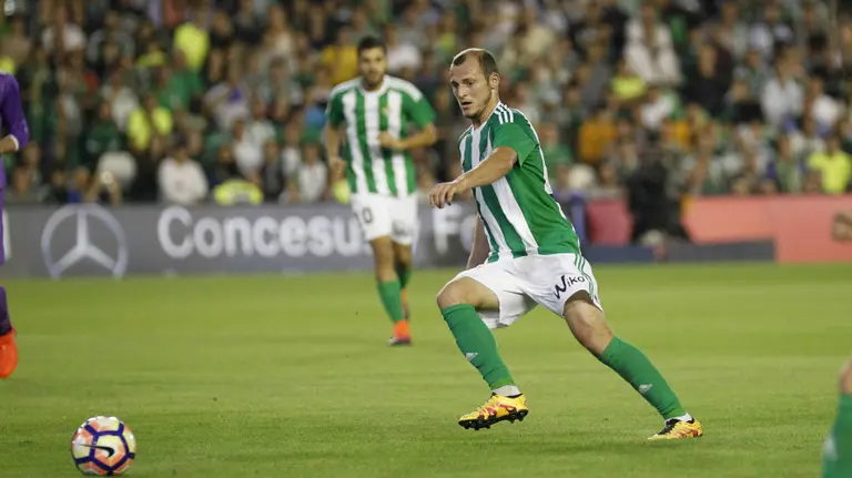Roman Zozulya en un Betis - Real Madrid. Foto web Real Betis.