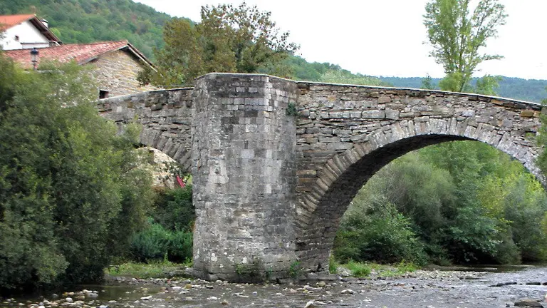 Imagen del puente de la Rabia en Zubiri TURISMO DE NAVARRA