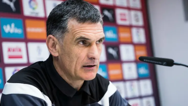 José Luis Mendilibar en rueda de prensa. Foto web SD Eibar.