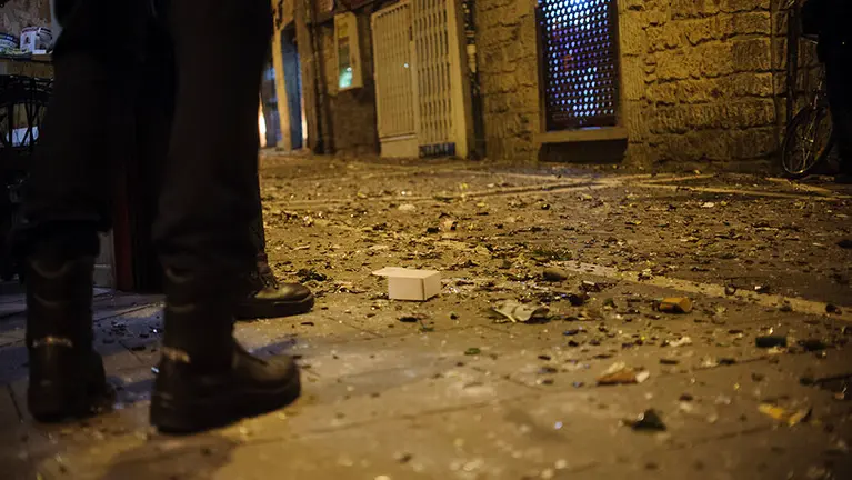 Violencia callejera en Pamplona tras una manifestación convocada por la izquierda abertzale llamando a la _autodefensa ante la represión_. MIGUEL OSÉS_17