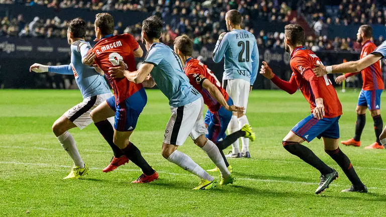 Partido de Liga entre Osasuna y Eibar disputado en El Sadar (24). IÑIGO ALZUGARAY