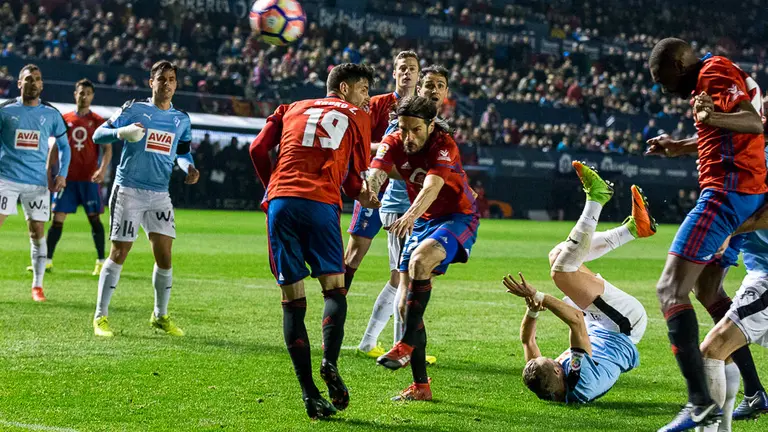 Partido de Liga entre Osasuna y Eibar disputado en El Sadar (25). IÑIGO ALZUGARAY