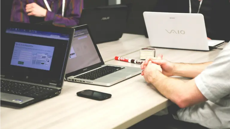 Una reunión de negocios. ARCHIVO