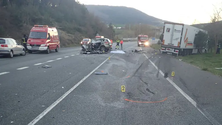 Choque entre un coche y un camión en Arre, en el que falleció el jueves un vecino de Orkoien.